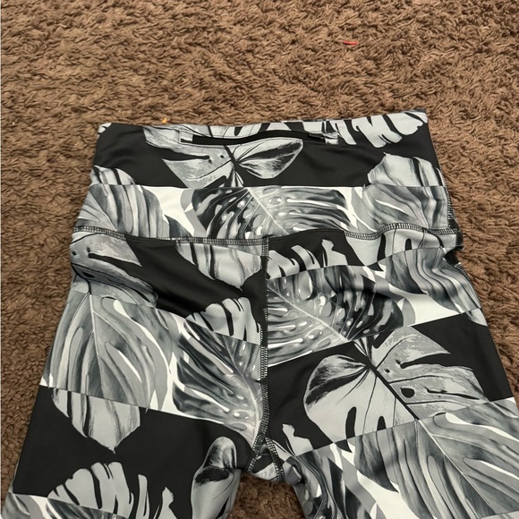 2 FOR $25Nike Dri-Fit Leaf Print Botanical Black Power Crop Leggings High Rise S - Picture 6 of 9